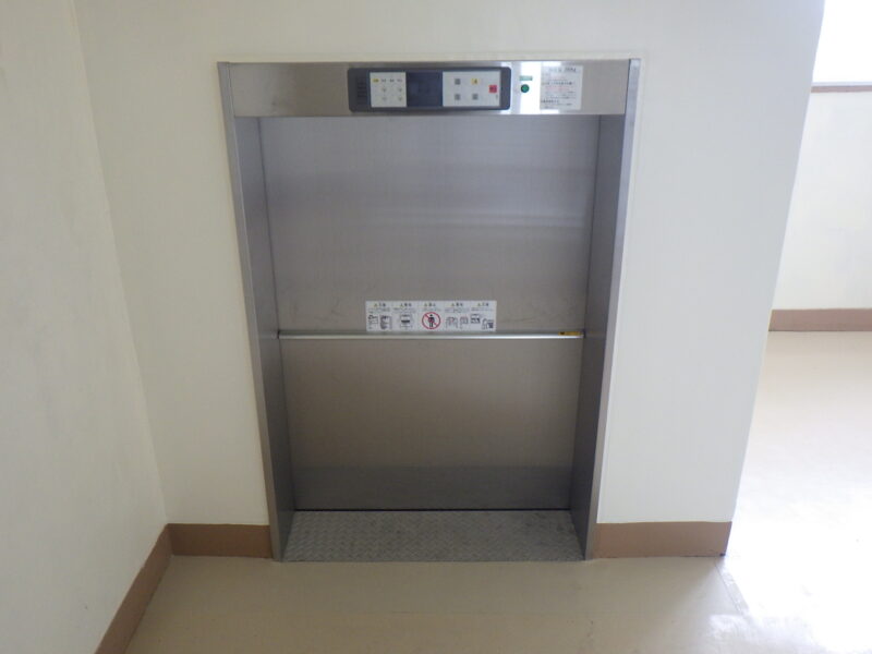 小荷物専用昇降機の全撤去後、新設工事（リニューアル）｜小荷物専用昇降機(ダムウェーター).com