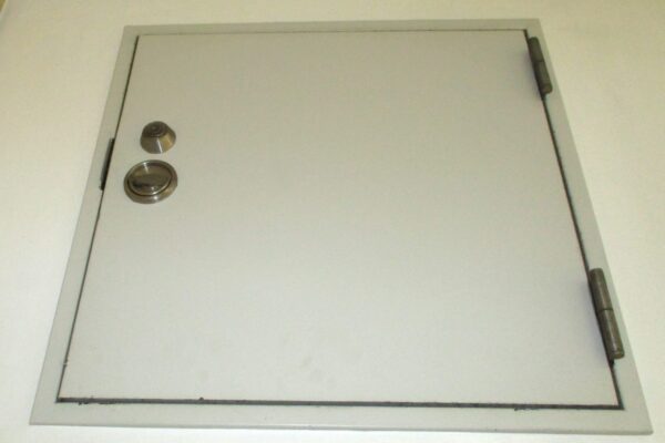 点検を安全に実施するための環境整備｜小荷物専用昇降機(ダムウェーター).com