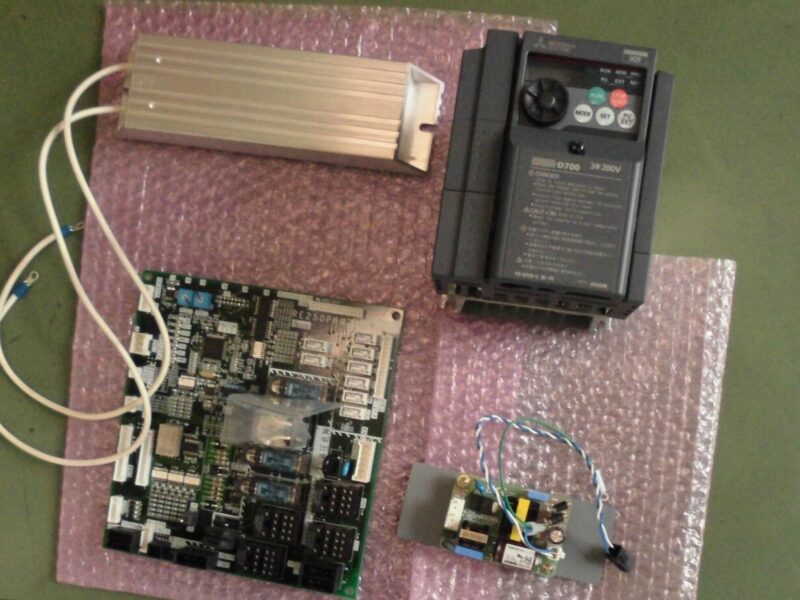 制御盤内の基盤故障による、制御盤内機器一式の更新｜小荷物専用昇降機(ダムウェーター).com
