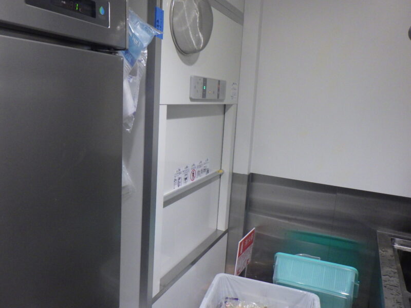 都内飲食店へ、小荷物専用昇降機のユニットタイプを新設｜小荷物専用昇降機(ダムウェーター).com